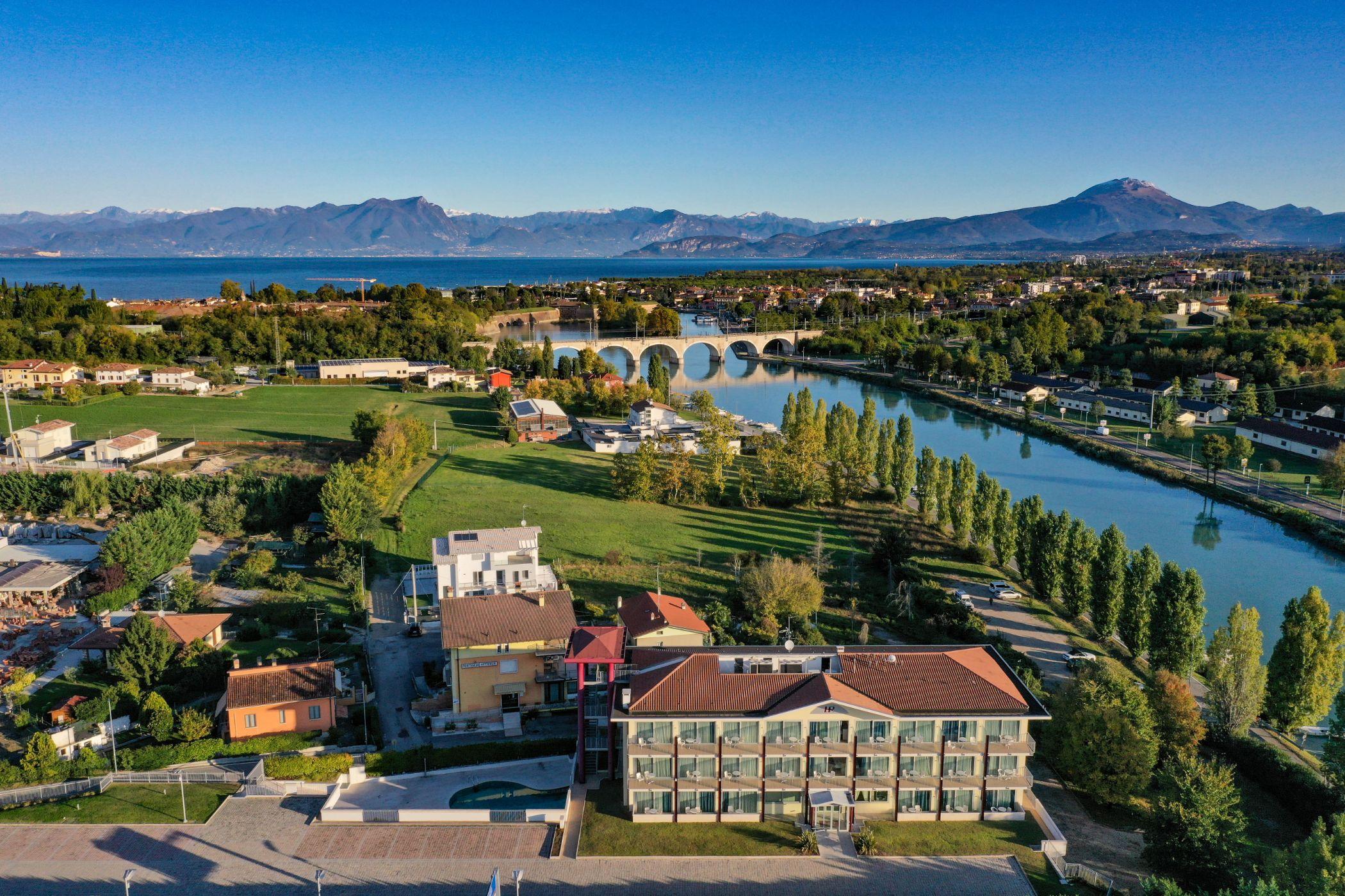Hotel Rivus Peschiera del Garda Ngoại thất bức ảnh