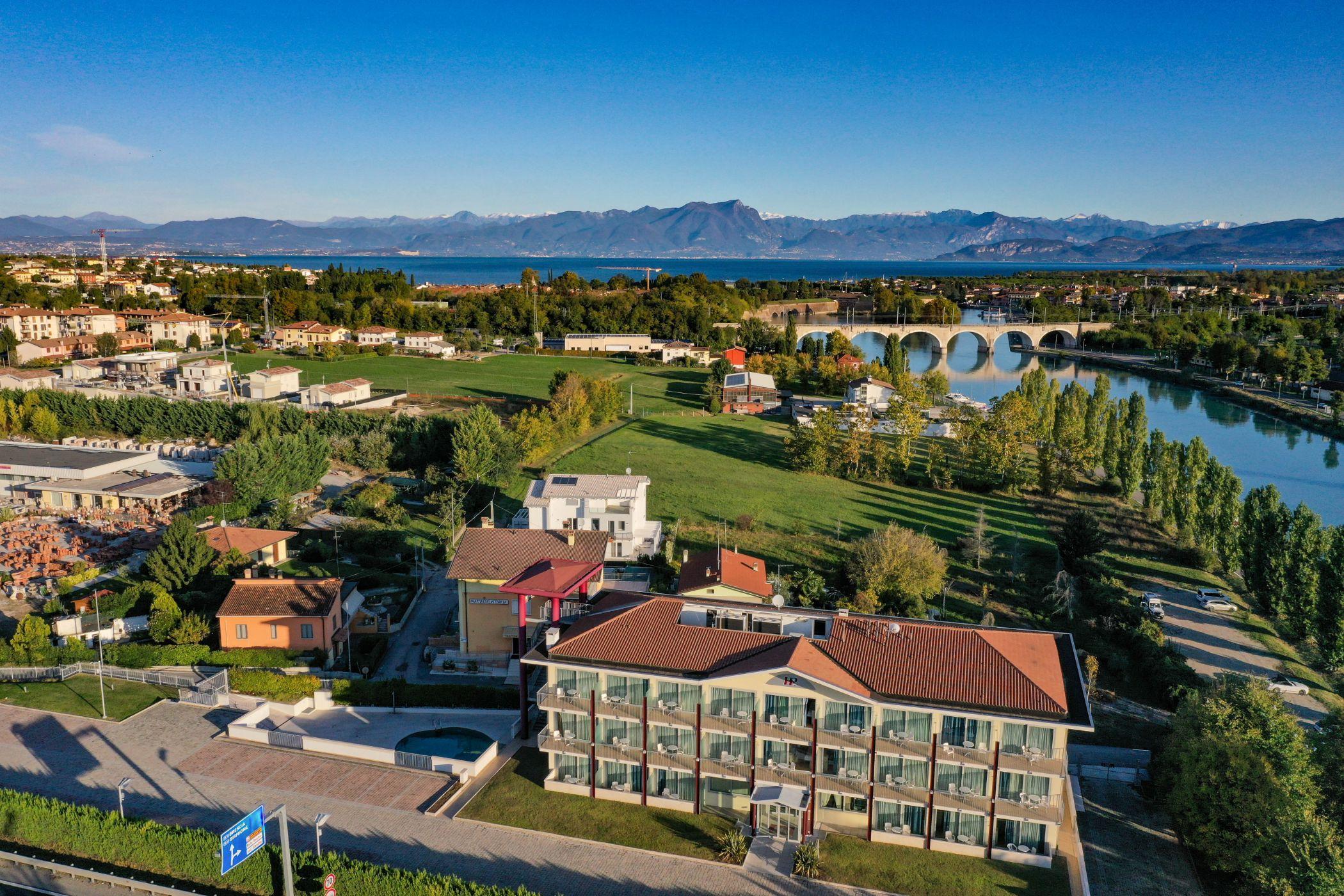 Hotel Rivus Peschiera del Garda Ngoại thất bức ảnh