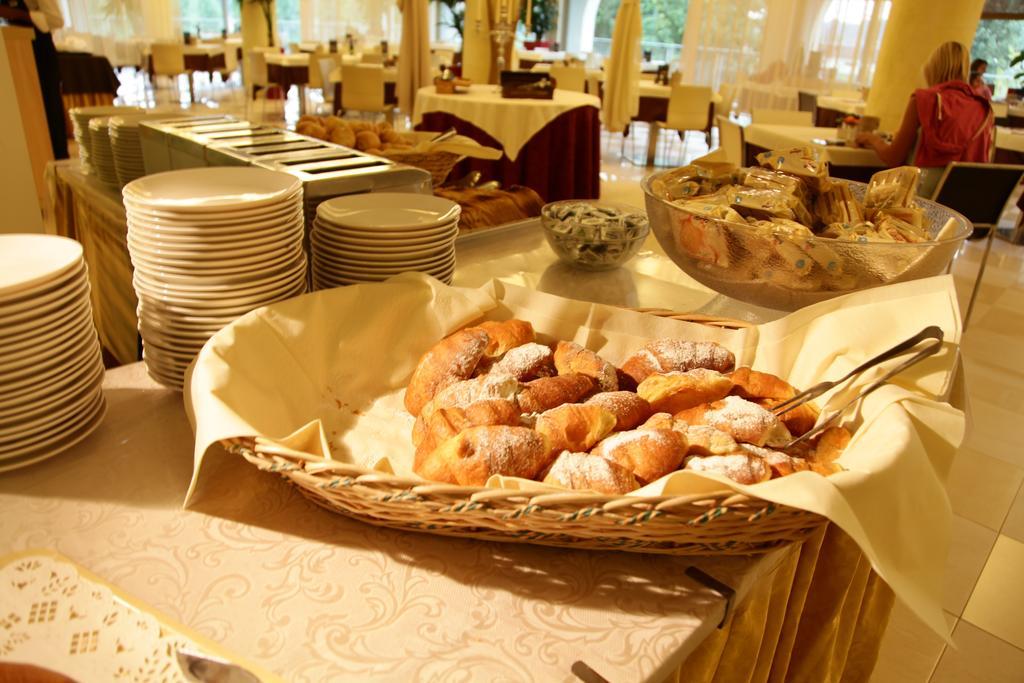 Hotel Rivus Peschiera del Garda Ngoại thất bức ảnh