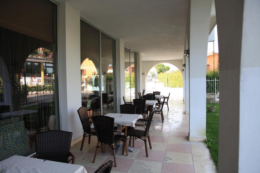 Hotel Rivus Peschiera del Garda Ngoại thất bức ảnh