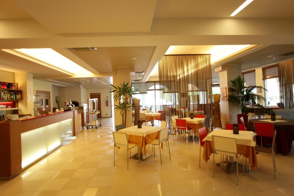 Hotel Rivus Peschiera del Garda Ngoại thất bức ảnh