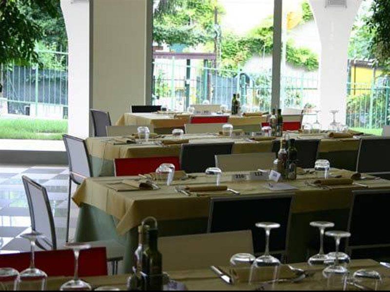 Hotel Rivus Peschiera del Garda Ngoại thất bức ảnh